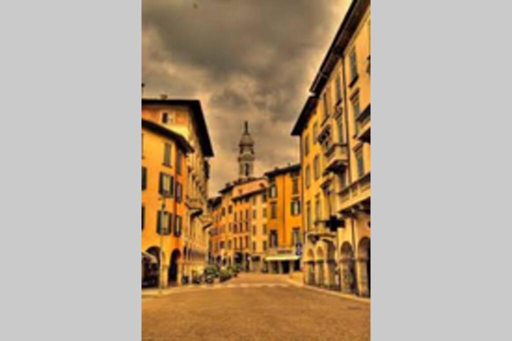 شقة Entire Flat, Independent Entrance, 20 Mins To Bgy - Bergamo Milan Airport نيمْبرو المظهر الخارجي الصورة