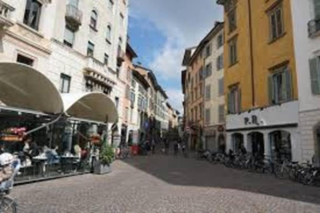 شقة Entire Flat, Independent Entrance, 20 Mins To Bgy - Bergamo Milan Airport نيمْبرو المظهر الخارجي الصورة