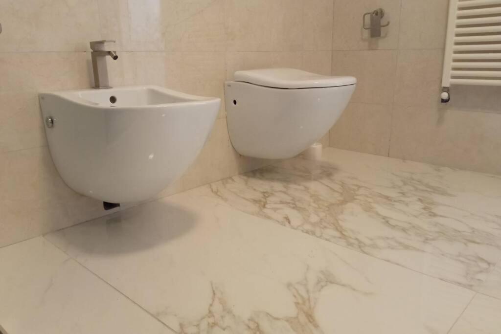 شقة Entire Flat, Independent Entrance, 20 Mins To Bgy - Bergamo Milan Airport نيمْبرو المظهر الخارجي الصورة