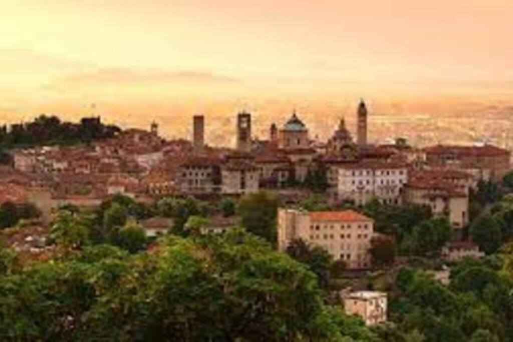 شقة Entire Flat, Independent Entrance, 20 Mins To Bgy - Bergamo Milan Airport نيمْبرو المظهر الخارجي الصورة